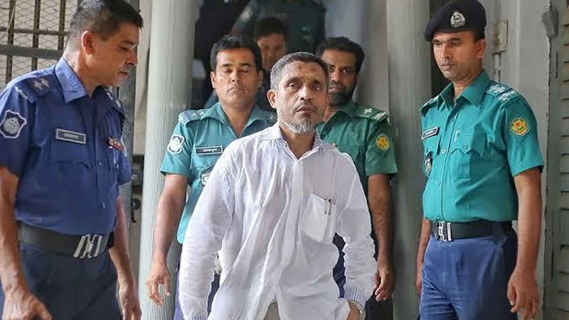 ১০ ট্রাক অস্ত্র মামলায় লুৎফুজ্জামান বাবরকে খালাস দিলেন হাইকোর্ট